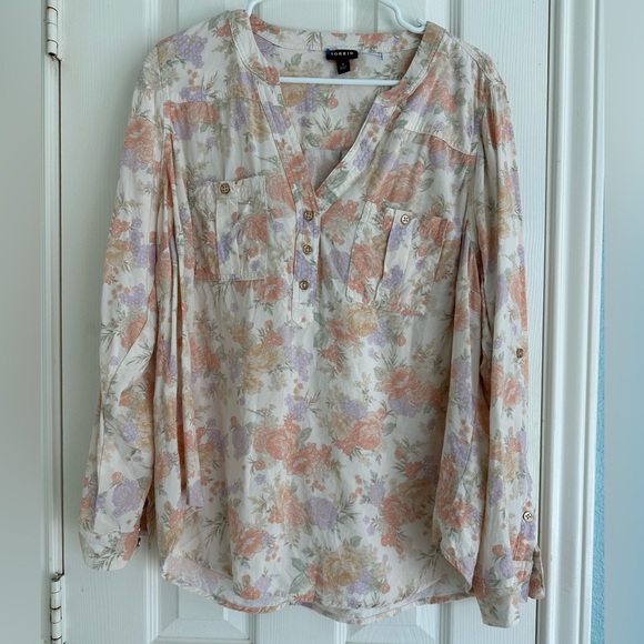 torrid Tops - Torrid Womans Sz 1X Plus Blouse Harper Challis V Neck Roll Tab Muted Pink Floral
